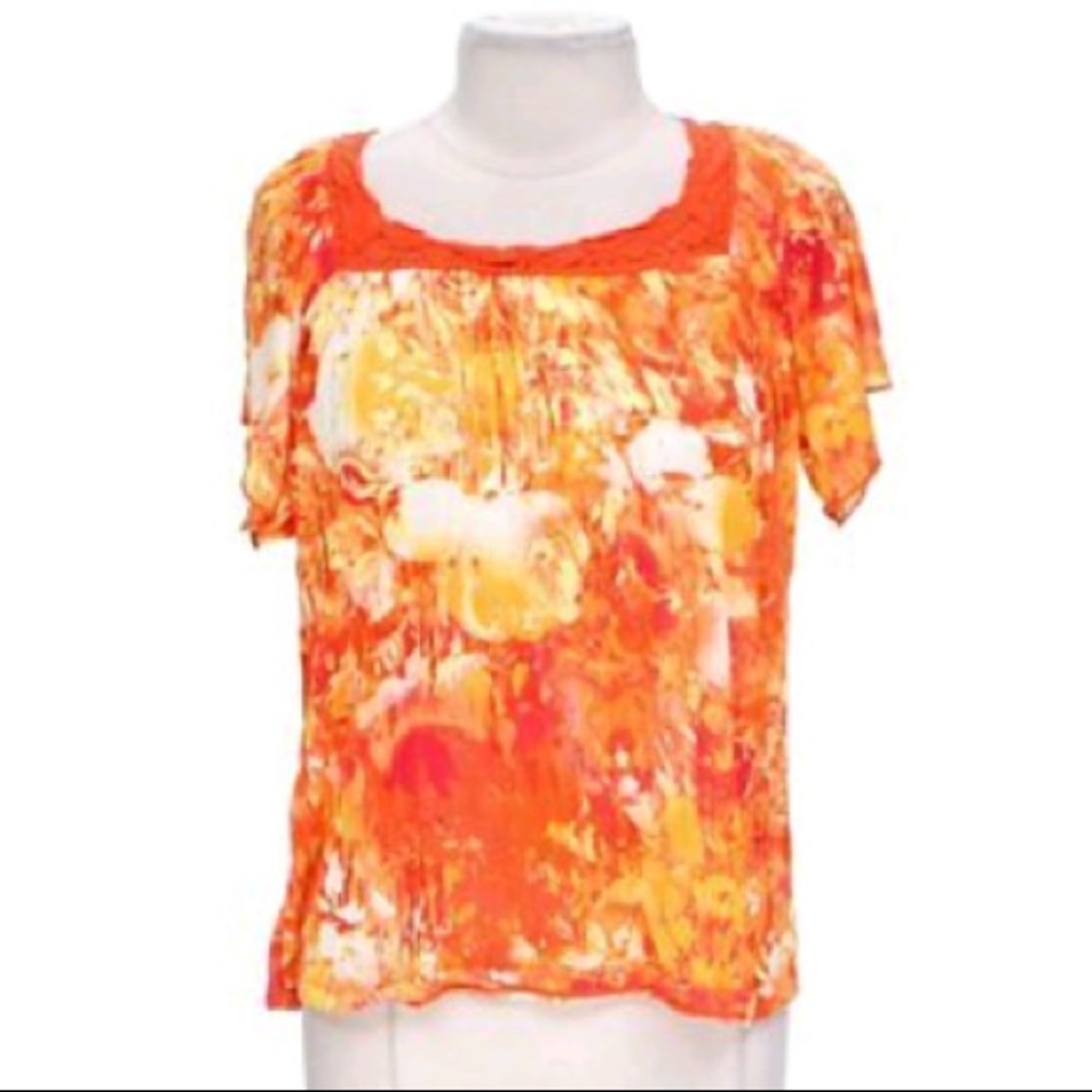 Comfortable casual women’s top.